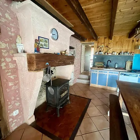 La Maison Des Festoyeurs * Courgeac