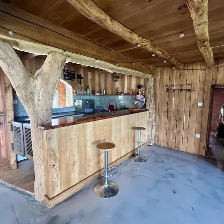 La Maison Des Festoyeurs Casa vacanze *