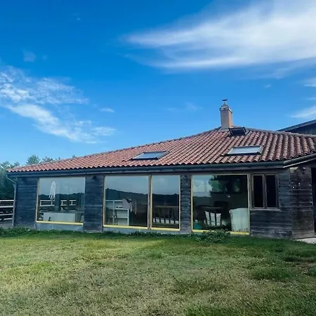 La Maison Des Festoyeurs * Courgeac